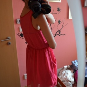 Růžové šaty se spodničkou Asos - foto č. 1