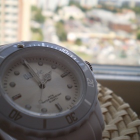 Bílé hodinky ONstyle - foto č. 1