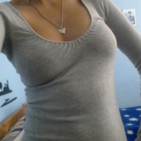 Šedý Svetřík Clockhouse