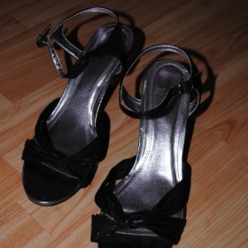 Páskové střevíce Giuliana, Humanic, 40