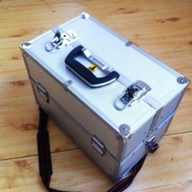 Rozevírací kosmetický kufr do ruky i přes rameno - foto č. 1