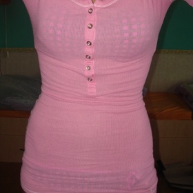 Triko růžové Hco Hollister by Abercrombie - foto č. 1