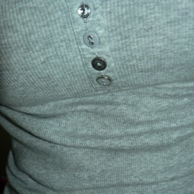 Šedé tričko na knoflíčky Fishbone