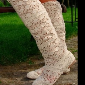 Letní háčkované kozačky ke kolenům v béžové barvě - foto č. 1