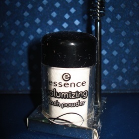 Prášek na řasy od Essence
