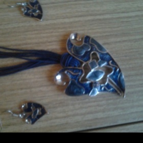 Masivní náhrdelník a náušnice