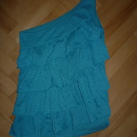 Tyrkysový top na jedno rameno s volánky  Amisu