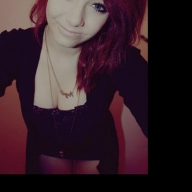 Jaká červená/měděná chytne na chemickou tmavě hnědou