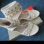 Bílé otevřené boty na podpatku s cvočky - foto č. 3
