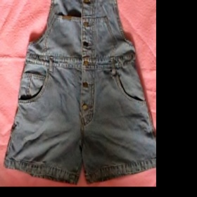 Kde koupit šortky s kšandami?