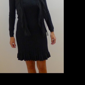 Černé úpletové krátké šaty - foto č. 1