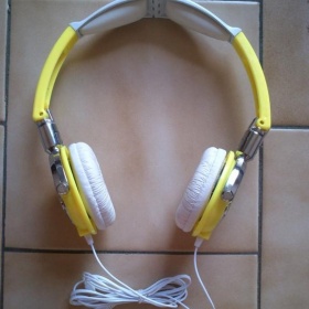 Žlutá sluchátka Skull candy
