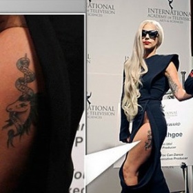 Tetování přes stehno