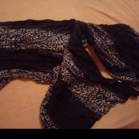 Černo leopardí šátek