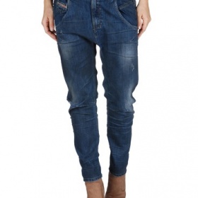 Lze být elegantní s boyfriend džíny?