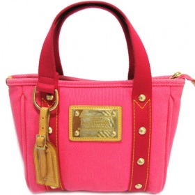 Čištění Louis Vuitton kabelky