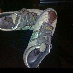 Hnědé tenisky Guess