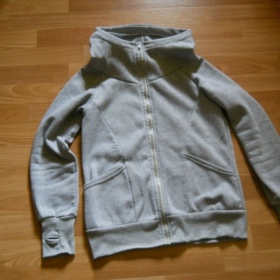 Šedá mikina s límcem