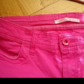 Růžové riflové kalhoty  Terranova