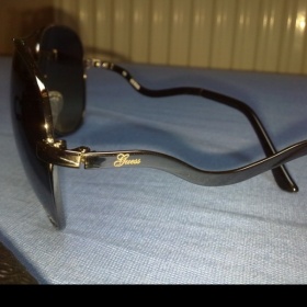 Černé sluneční brýle aviatorky - Guess - foto č. 1