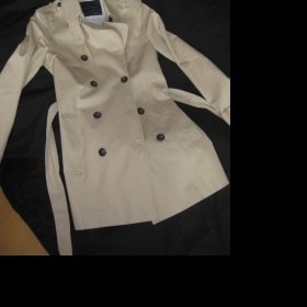 Světle béžový kabát Zara