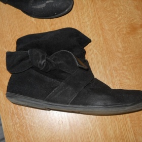 Černé semišové boty z New yorkru