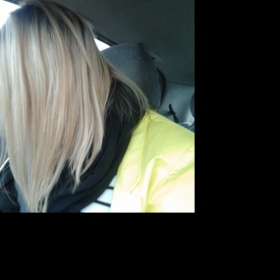 Blond melír - zrzavé pramínky z předešlé odrůstající barvy