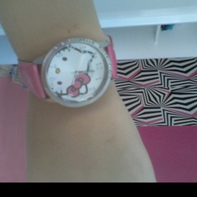 Růžové hodinky Hello Kitty