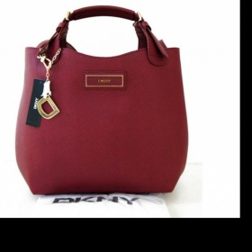 Kabelka z kolekce Dkny na internetu do 4500 Kč