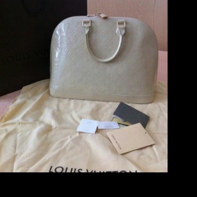 Louis Vuitton Alma vernis beige - originál?