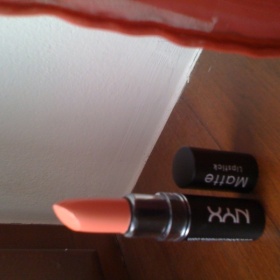 Rtěnka, Nyx - Matte lipstick, Nude