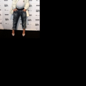 Bílý kabát Simony Krainové