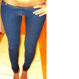 Modré legíny Bershka