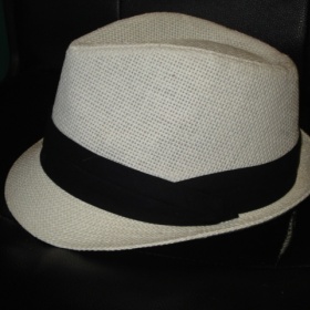 Bílo - černý klobouk New Yorker