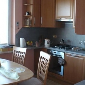 Jaké doplňky k bukové kuchyni