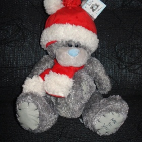 Medvídek Me to You s čepičkou a šálkou