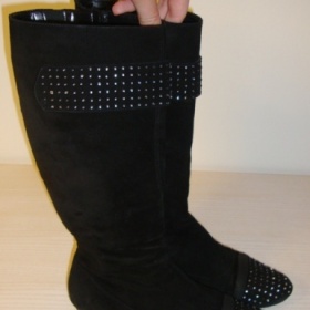 Černé semišové kozačky