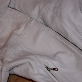 Kožená bílá bunda
