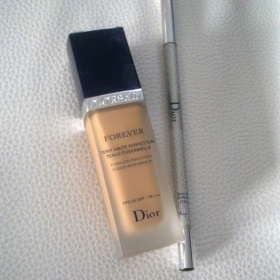 Make - up Dior a tužka na oči Dior - foto č. 1