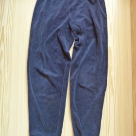 Tmavě modré semišové tepláky Tchibo - foto č. 1