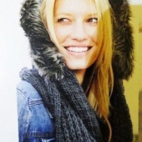 Kde koupit šálu s kapucí Next?