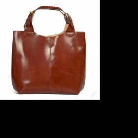 "Kabelka celebrit" černá s kováním