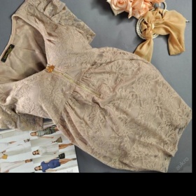 Kde sehnat krajkové béžové šaty?