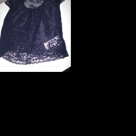 Modrý krajkovaný top Amisu