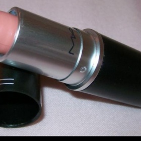 Tělová rtěnka od Mac odstín Hue - foto č. 1