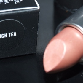 Přirozená rtěnka od Mac odstín High Tea