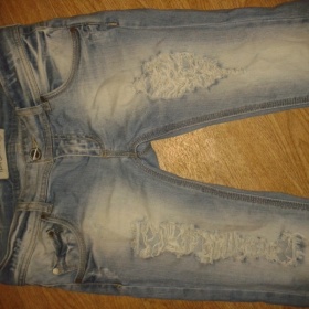 Světle modré trhané džíny Terranova