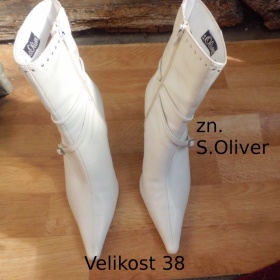 Bílé polokozačky S.Oliver