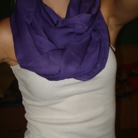 Šátek, šál  fialové barvy