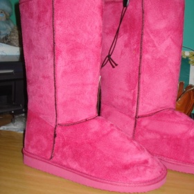 Válenky sytě růžové barvy  Gate